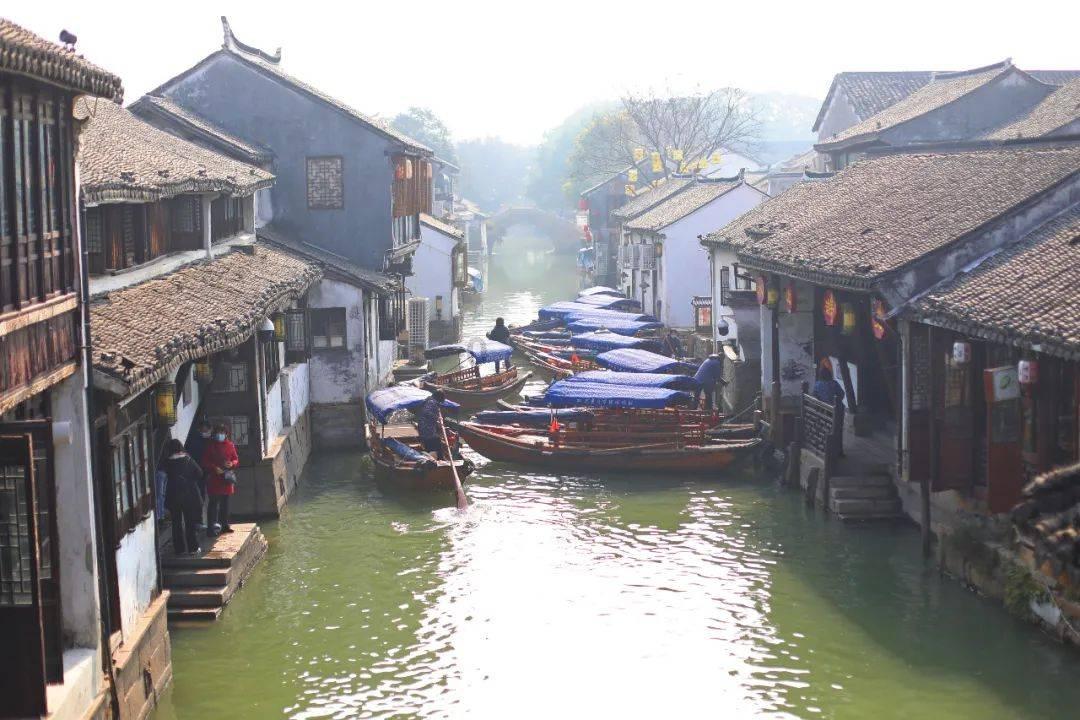 她曾一首歌唱哭所有人，离婚后与前夫对簿公堂，如今生活平淡幸福